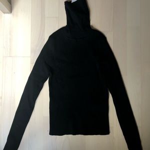 NWT Brand new Zara turtleneck (never worn)